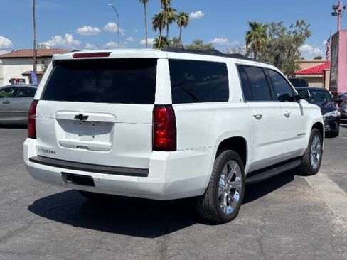 Used 2018 Chevrolet Suburban LT w/ Luxury Package RWD image 3