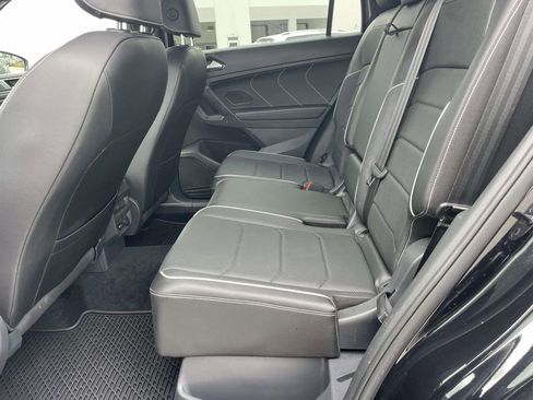 Used 2022 Volkswagen Tiguan SEL R-Line AWD/4WD image 10
