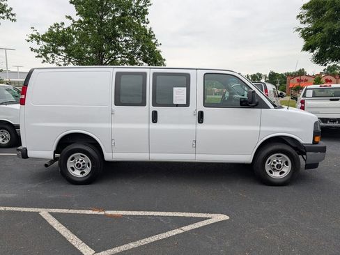 Used 2024 GMC Savana 2500 w/ Driver Convenience Package RWD image 9