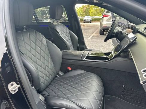 Used 2025 Mercedes-Benz S 580e 4MATIC Sedan image 18
