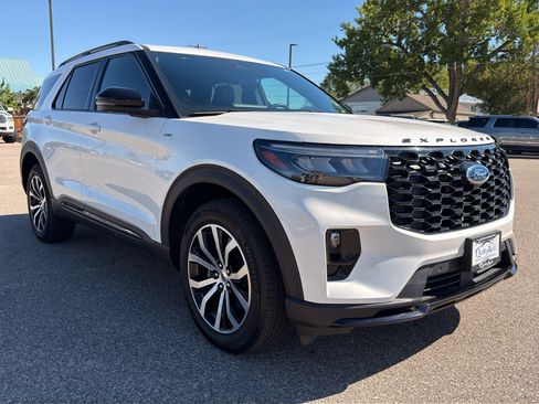 Used 2025 Ford Explorer ST-Line AWD/4WD image 5