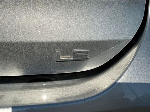 Used 2023 Toyota Highlander LE FWD image 23