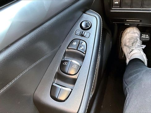 Used 2023 Nissan Maxima SV w/ Floor Mat Group FWD image 34