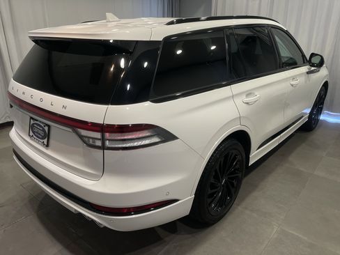 Used 2024 Lincoln Aviator Reserve w/ Equipment Group 201A image 6