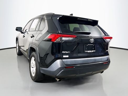 Used 2021 Toyota RAV4 XLE w/ Convenience Package FWD image 8