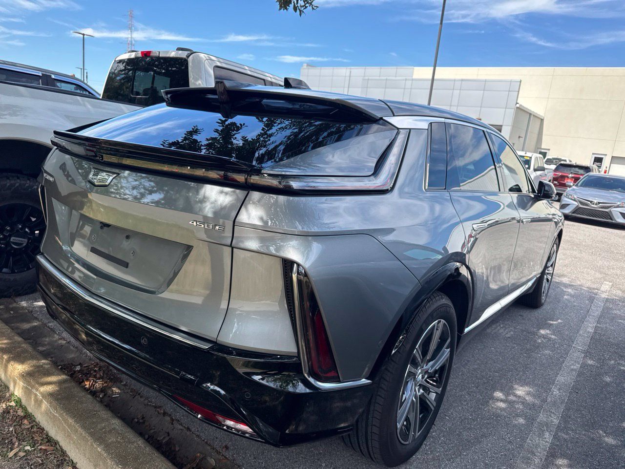 Used 2026 Cadillac Lyriq Premium Luxury RWD image 8