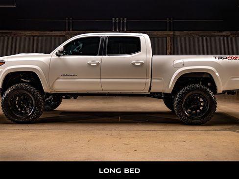 Used 2023 Toyota Tacoma TRD Sport image 6