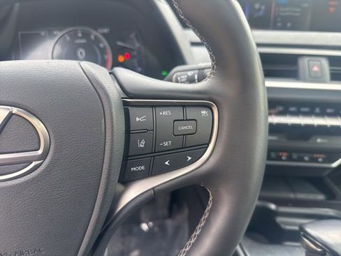 Used 2020 Lexus UX 200 w/ Premium Package image 19