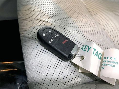 Used 2019 Jeep Grand Cherokee Summit image 11