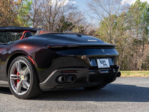 Used 2024 Ferrari Roma Spider RWD image 22