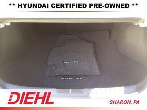 Certified 2025 Hyundai Elantra Limited FWD image 11