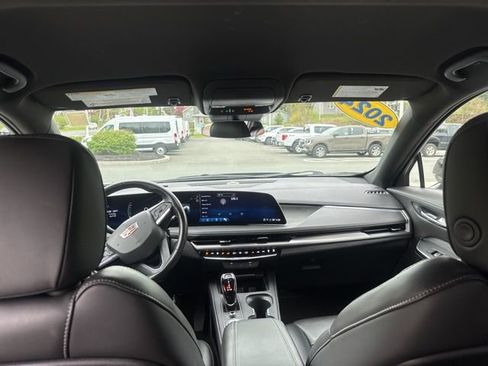 Used 2024 Cadillac XT4 Premium Luxury AWD/4WD image 21