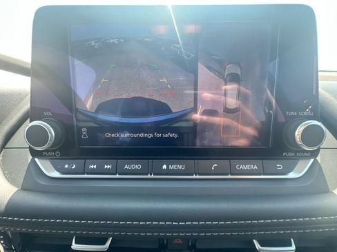 Used 2023 Nissan Rogue SL AWD/4WD image 19