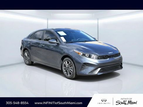 Used 2024 Kia Forte LXS image 3