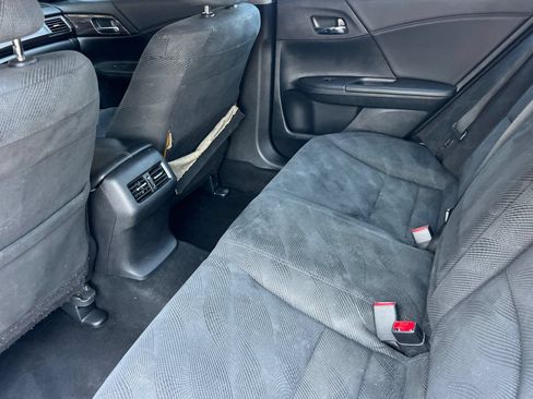 Used 2016 Honda Accord EX image 12