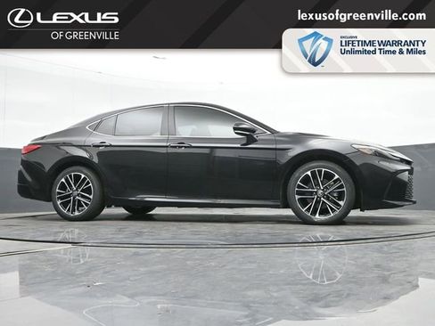 Used 2025 Toyota Camry XLE FWD image 31