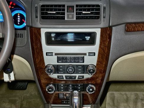 Used 2010 Ford Fusion SEL FWD image 12
