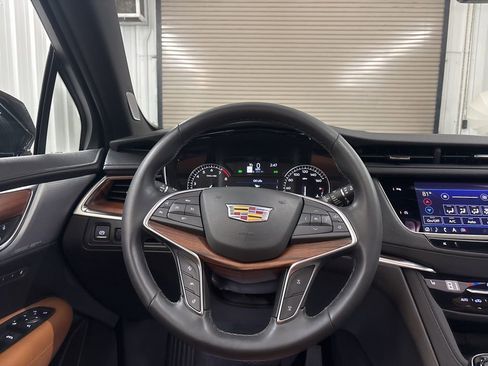Certified 2025 Cadillac XT5 Premium Luxury image 41