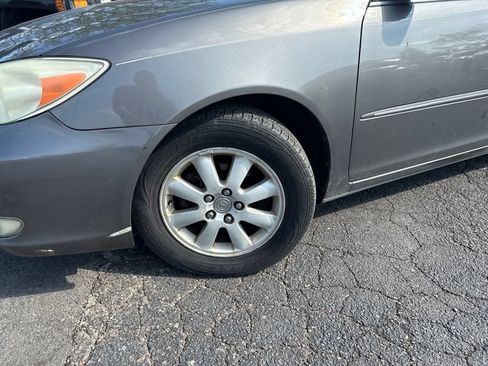Used 2004 Toyota Camry SE FWD image 2