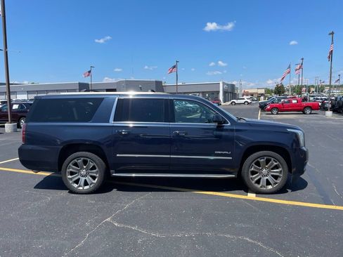 Used 2017 GMC Yukon XL Denali AWD/4WD image 4