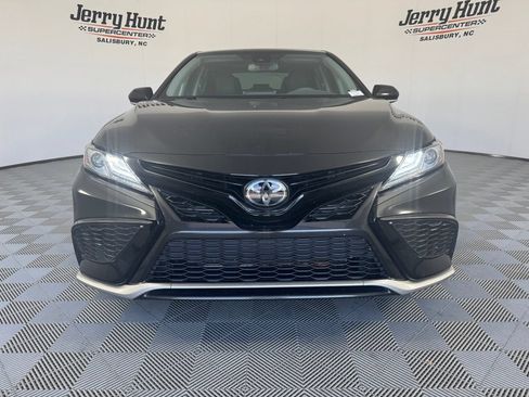 Used 2022 Toyota Camry XSE FWD image 5