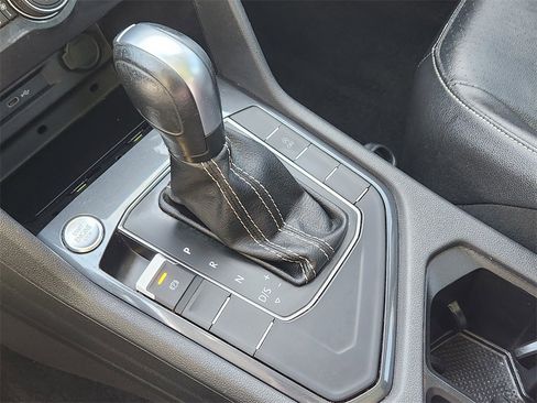 Used 2021 Volkswagen Tiguan S image 16