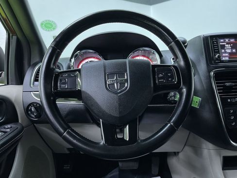 Used 2020 Dodge Grand Caravan SXT image 20