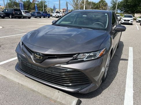 Used 2020 Toyota Camry LE FWD image 4