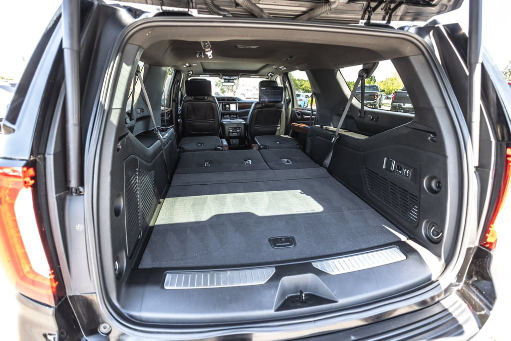 Used 2024 GMC Yukon XL Denali Ultimate AWD/4WD image 37
