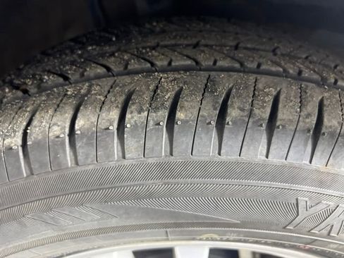 Used 2021 Toyota Prius Prime XLE w/ Carpet Mat Package (TMS) image 13