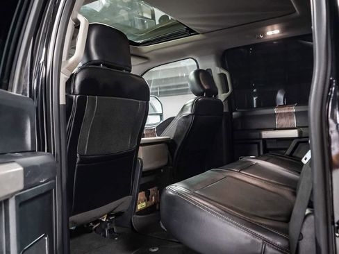 Used 2019 Ford F250 Lariat w/ Lariat Value Package image 16