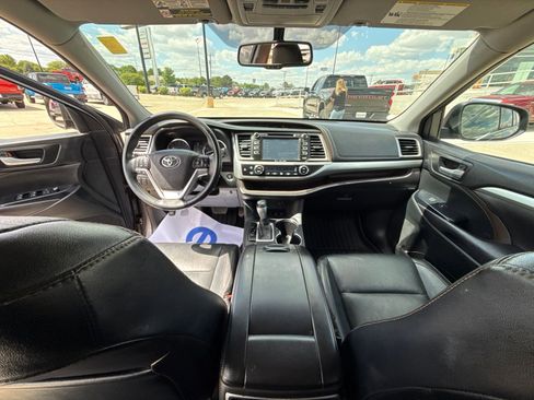 Used 2016 Toyota Highlander XLE AWD/4WD image 22
