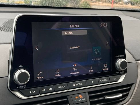 Used 2025 Nissan Altima 2.5 SV FWD image 19
