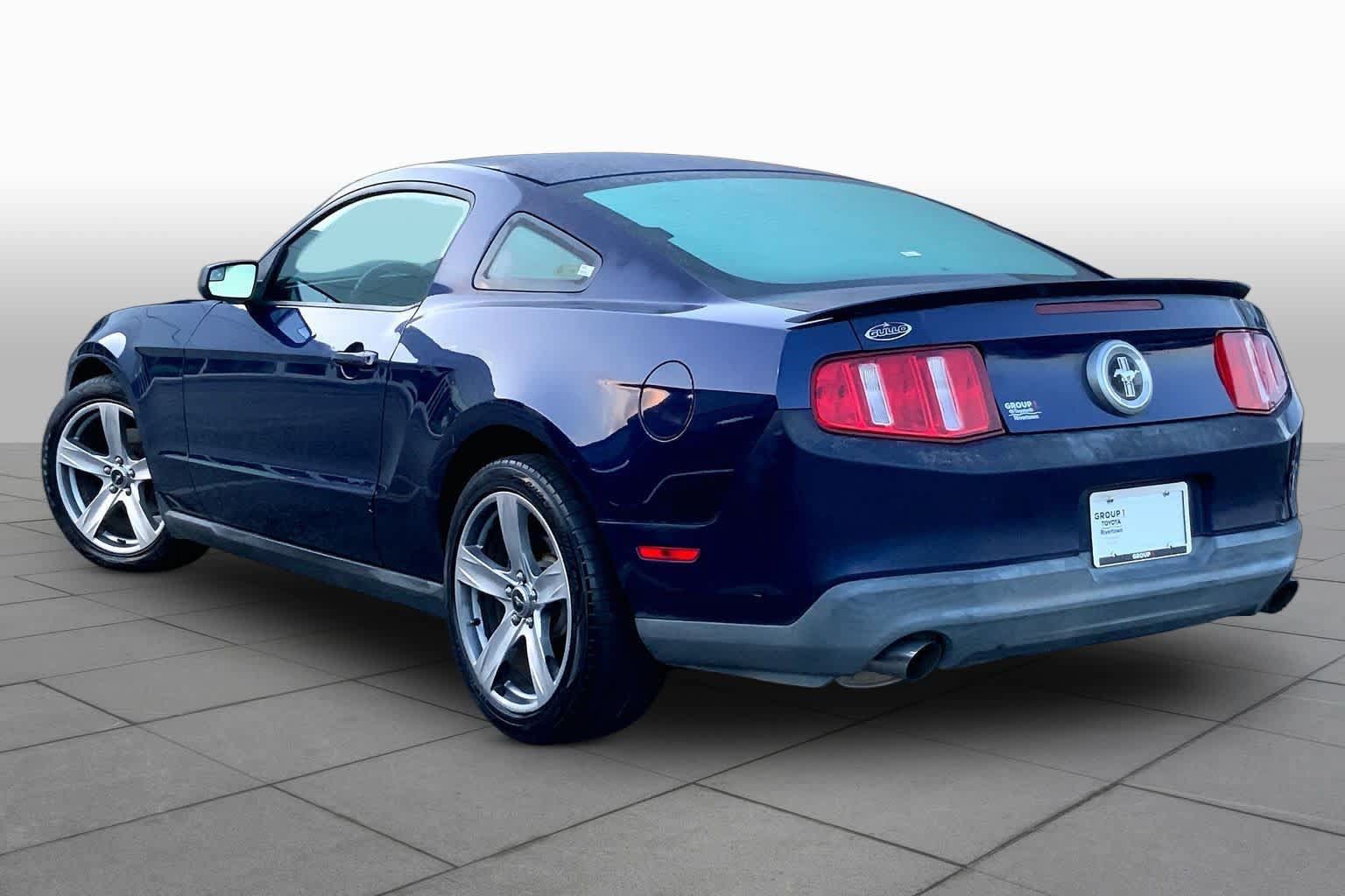 Used 2011 Ford Mustang Coupe w/ 101A Rapid Spec Order Code RWD image 9