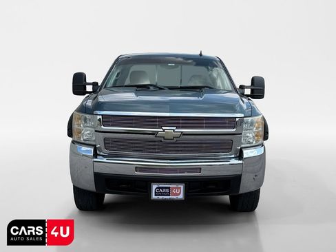 Used 2009 Chevrolet Silverado 2500 LT w/ Snow Plow Prep Package AWD/4WD image 2