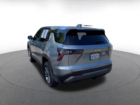 Used 2025 Chevrolet Equinox LT FWD image 11