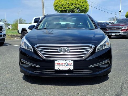 Used 2015 Hyundai Sonata SE w/ Option Group 09 FWD image 2