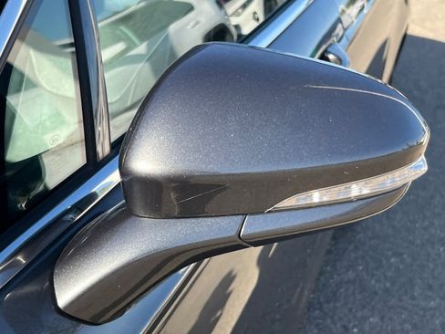 Used 2016 Ford Fusion Energi Titanium w/ Driver Assist Package FWD image 9