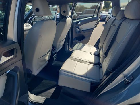 Used 2021 Volkswagen Tiguan SE R-Line image 17