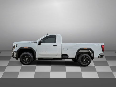 Used 2024 GMC Sierra 2500 Pro w/ Convenience Package image 4