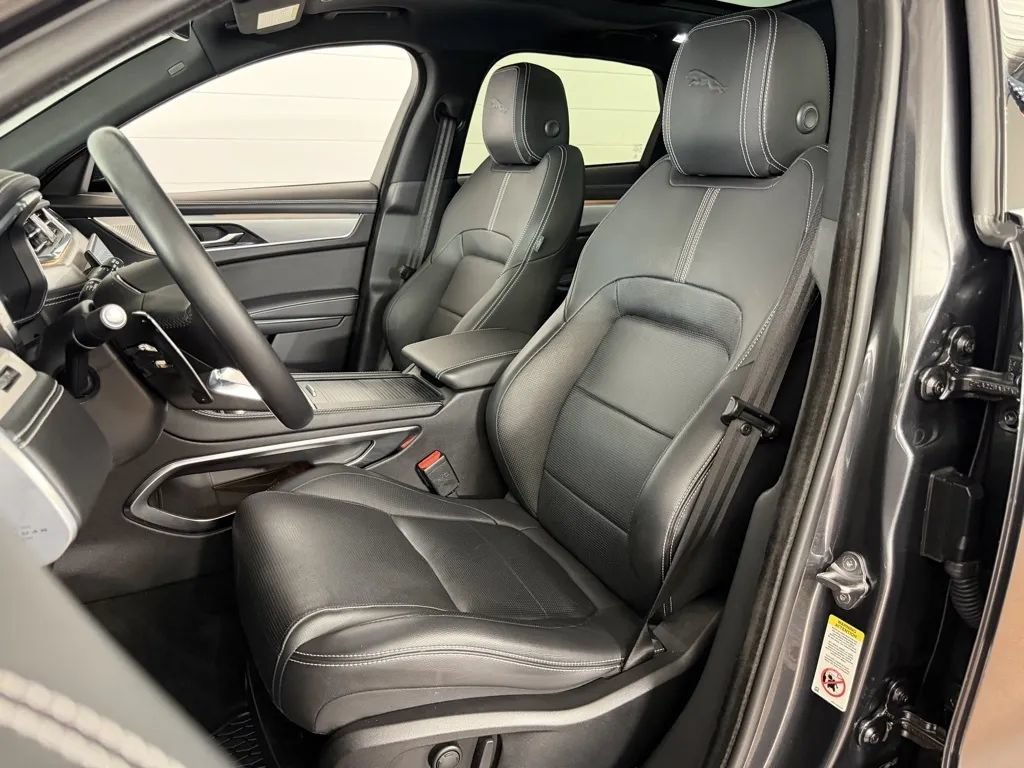 Used 2024 Jaguar F-PACE R-Dynamic S AWD/4WD image 13
