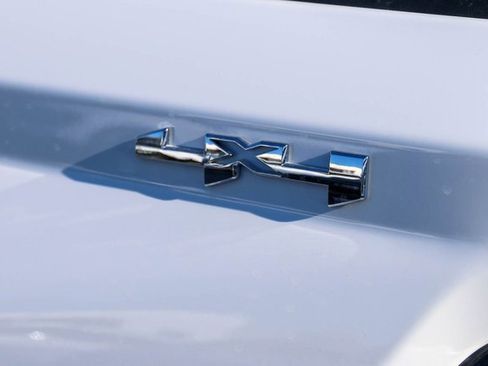 New 2025 GMC Canyon Elevation w/ Convenience Package image 6