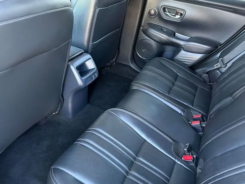 Used 2024 Honda HR-V EX-L image 12