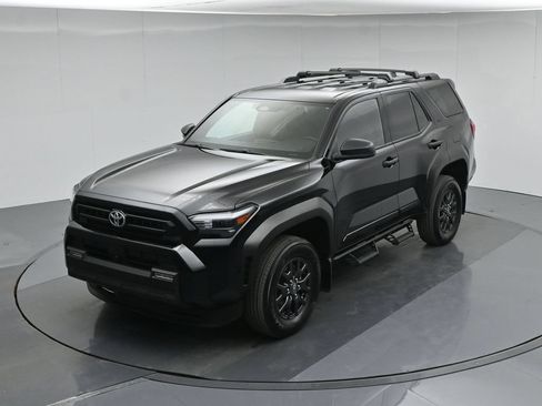 Used 2025 Toyota 4Runner SR5 AWD/4WD image 38