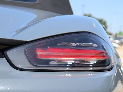 Used 2017 Porsche 718 Boxster S image 13