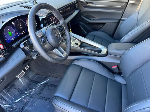 New 2025 Porsche Macan Turbo Electric image 4