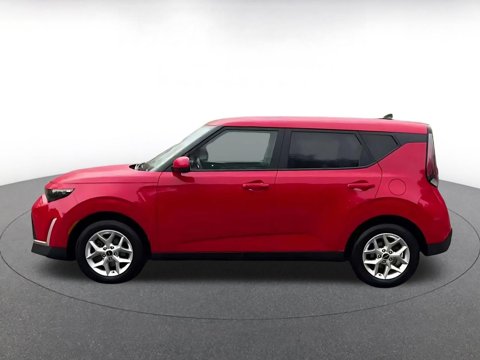 Used 2025 Kia Soul LX w/ LX Technology Package FWD image 6