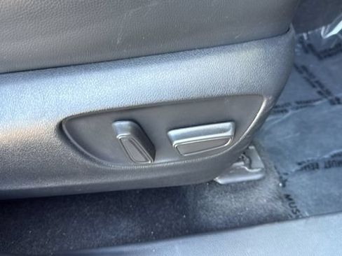 Used 2023 Toyota Highlander XSE AWD/4WD image 24