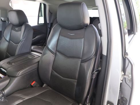 Used 2017 Cadillac Escalade Premium Luxury AWD/4WD image 20
