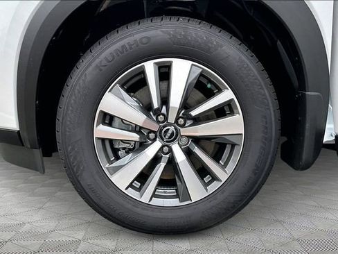 New 2025 Nissan Pathfinder SL w/ Black Appearance Package image 12